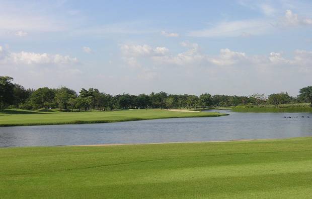 lake, the royal golf country club, bangkok, thailand
