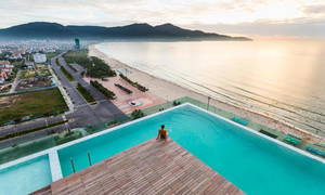A La Carte Da Nang Beach Hotel golf course