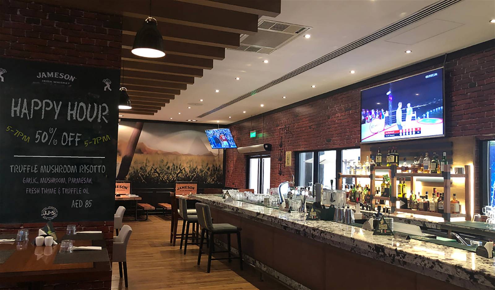 Bar, Al Hamra Golf Club (Ras Al-Khaimah), Dubai, United Arab Emirates