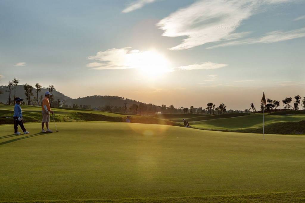 Green, Alpine Golf Resort Chiang Mai, Chiang Mai, Thailand