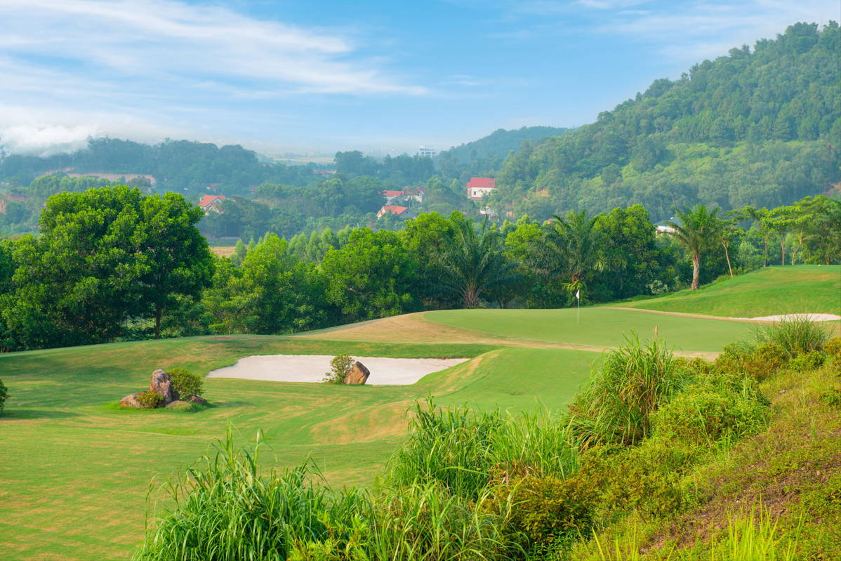 Approach, Amber Hills Golf & Resort (Hillside Course), Hanoi