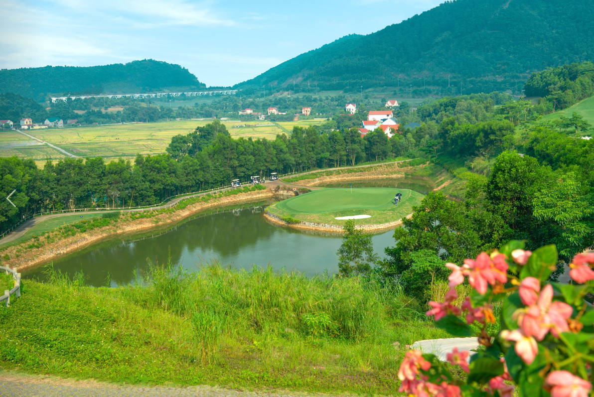 Island Green, Aerial View, Amber Hills Golf & Resort (Hillside Course), Hanoi