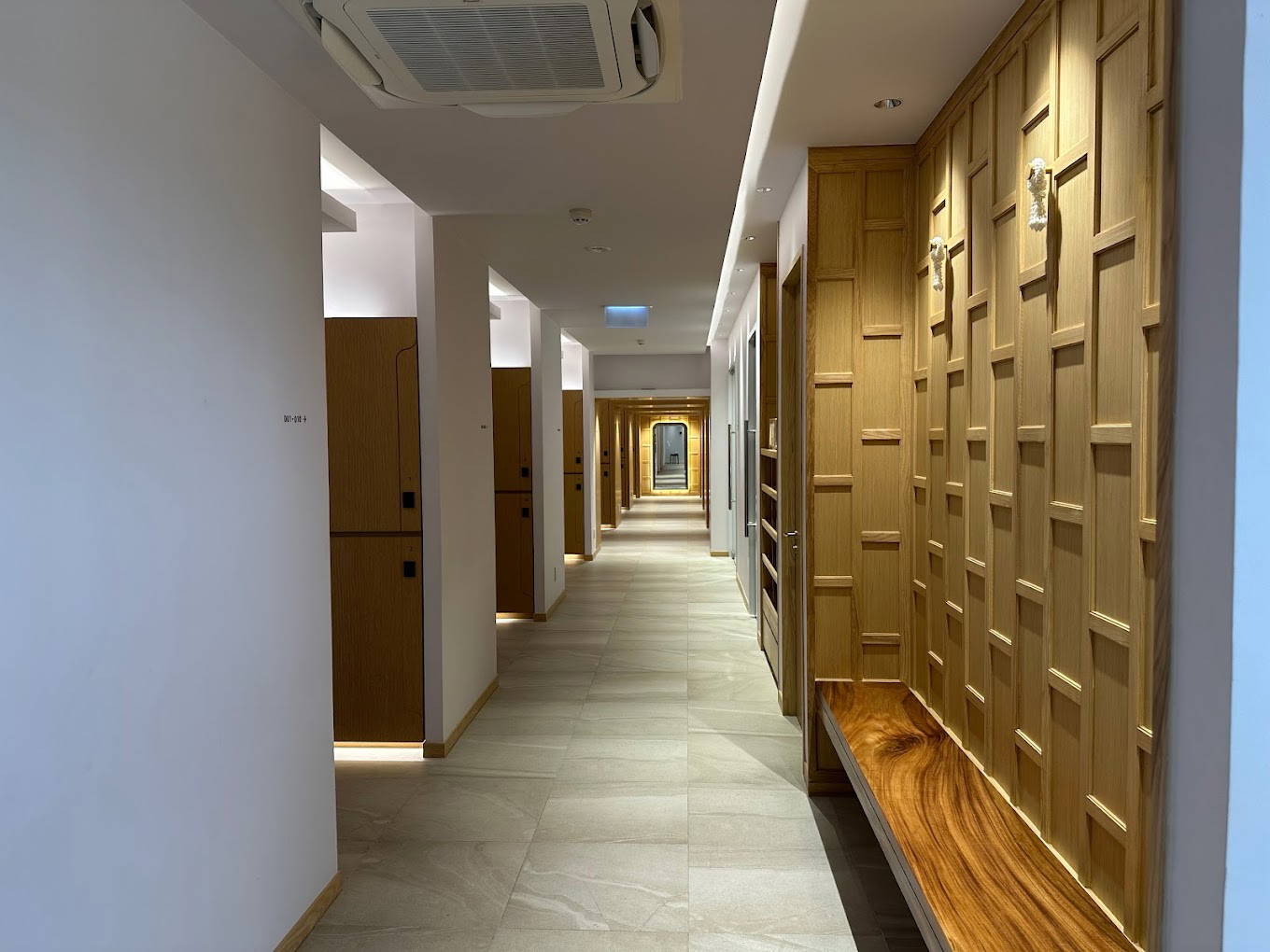 Locker Room, Ballyshear Golf Links (Ban Rakat Club), Bangkok