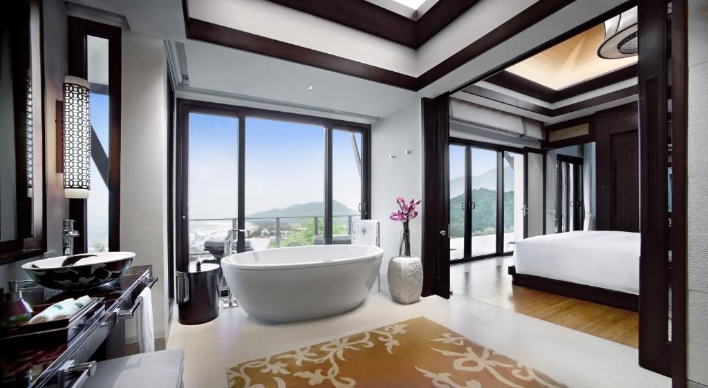 Banyan Tree Lang Co, Da Nang