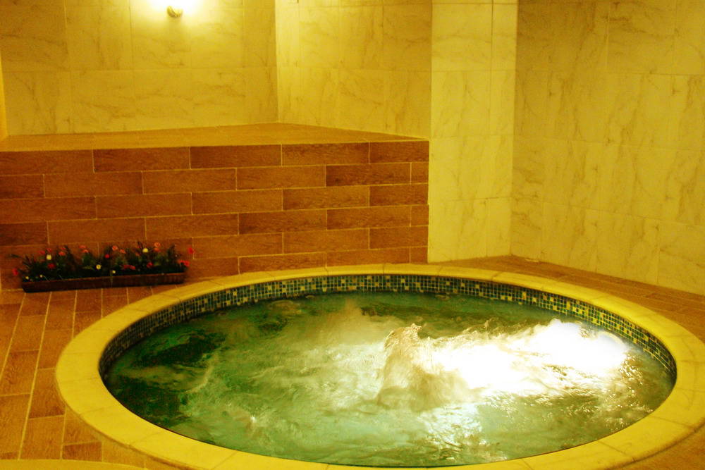 Jacuzzi, BRG King's Island Golf Resort (Lakeside Course), Hanoi, Vietnam