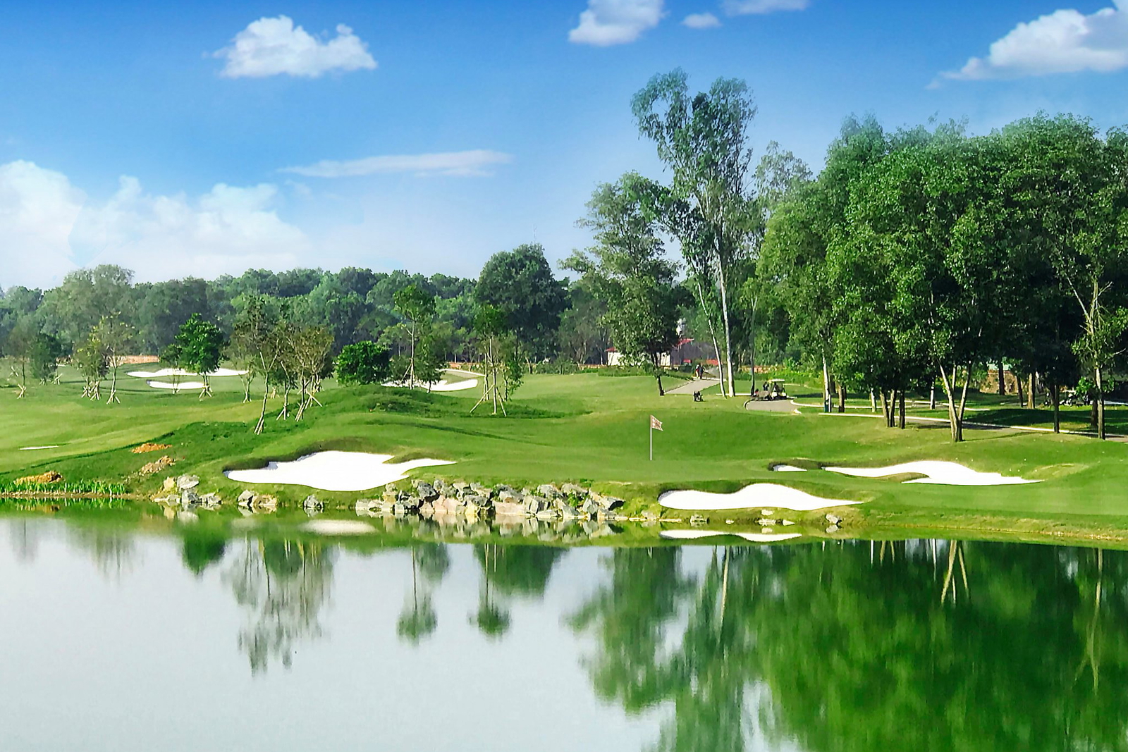 Green, Bunker, Water Hazard, BRG King's Island Golf Resort (Kings Course), Hanoi, Vietnam