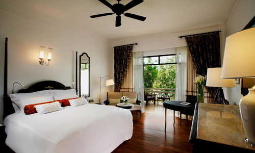 centara-grand-hh-deluxe5.jpg