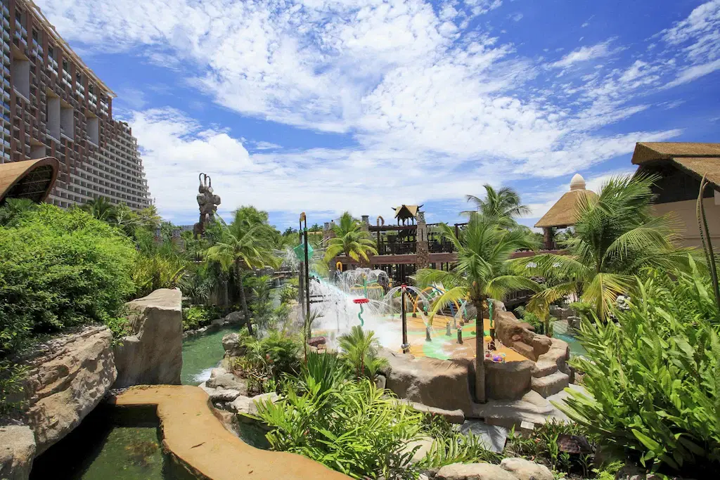 Centara Grand Mirage Beach Resort Pattaya, Pattaya