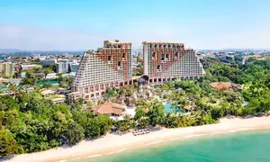 Centara Grand Mirage Beach Resort Pattaya golf course