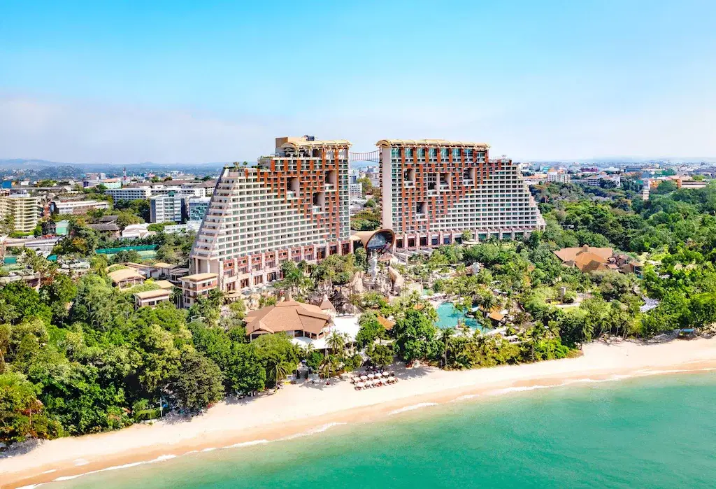 Centara Grand Mirage Beach Resort Pattaya, Pattaya