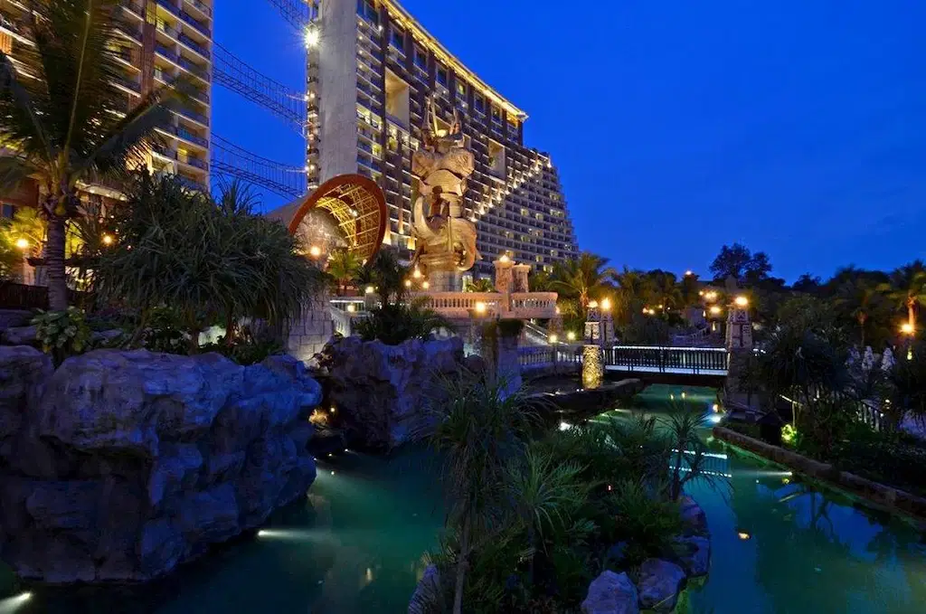 Centara Grand Mirage Beach Resort Pattaya, Pattaya