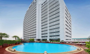 Centre Point Silom golf package