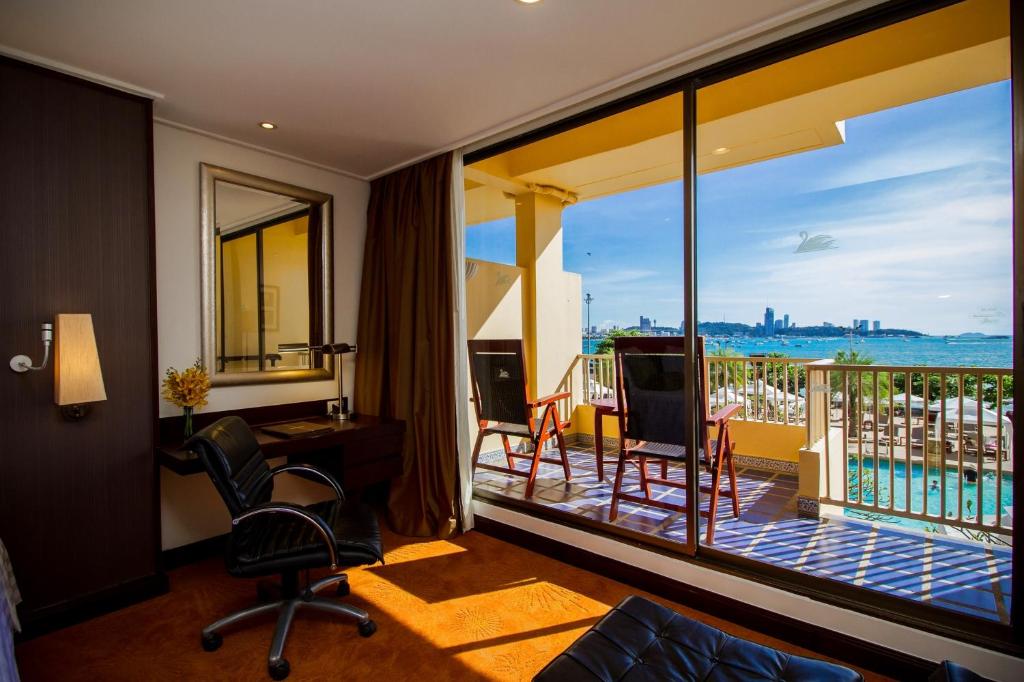 Dusit Thani Pattaya, Pattaya, Thailand