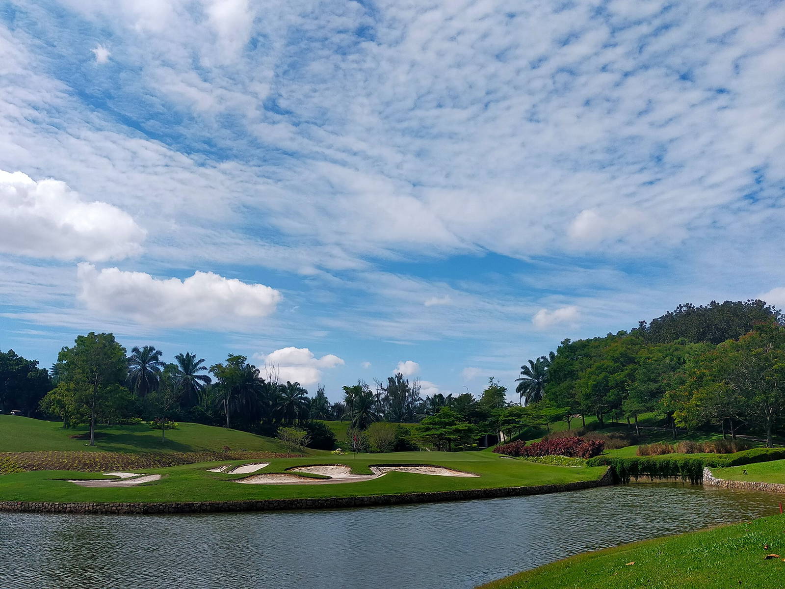 Green, Water Hazard, Glenmarie Golf & Country Club, Kuala Lumpur, Malaysia