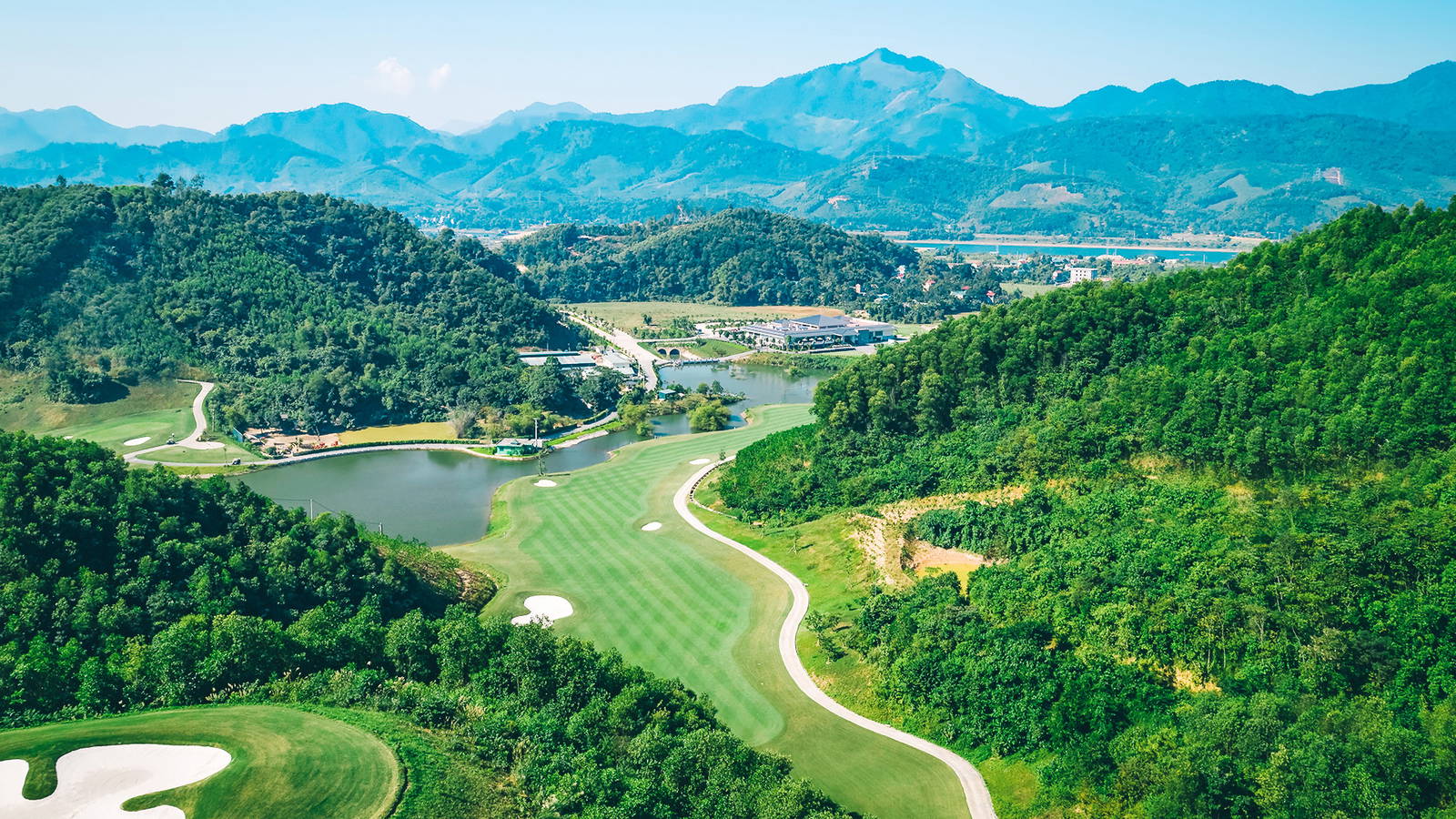 Hole 18, Hilltop Valley Golf Club, Hanoi, Vietnam