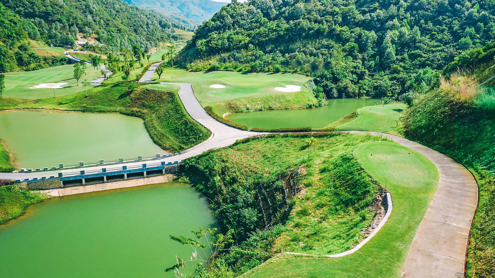 Hole 2, Hilltop Valley Golf Club, Hanoi, Vietnam