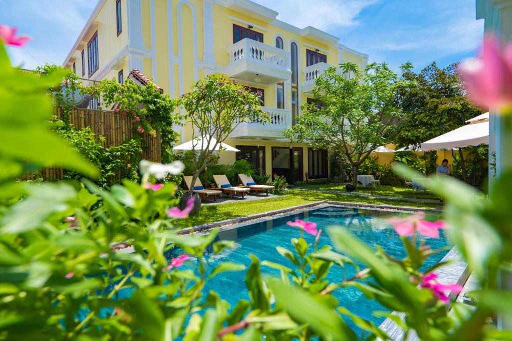 Hoian Central Hotel, Da Nang / Hoi An
