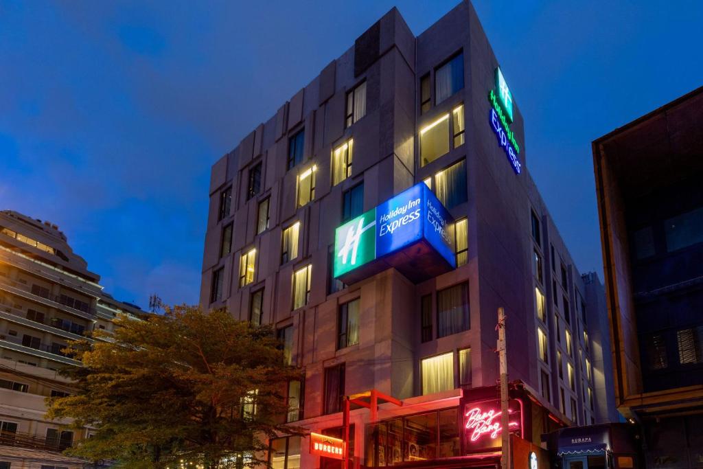 Holiday Inn Express Bangkok Sukhumvit 11, Bangkok, Thailand