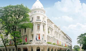 Hotel Grand Saigon golf course