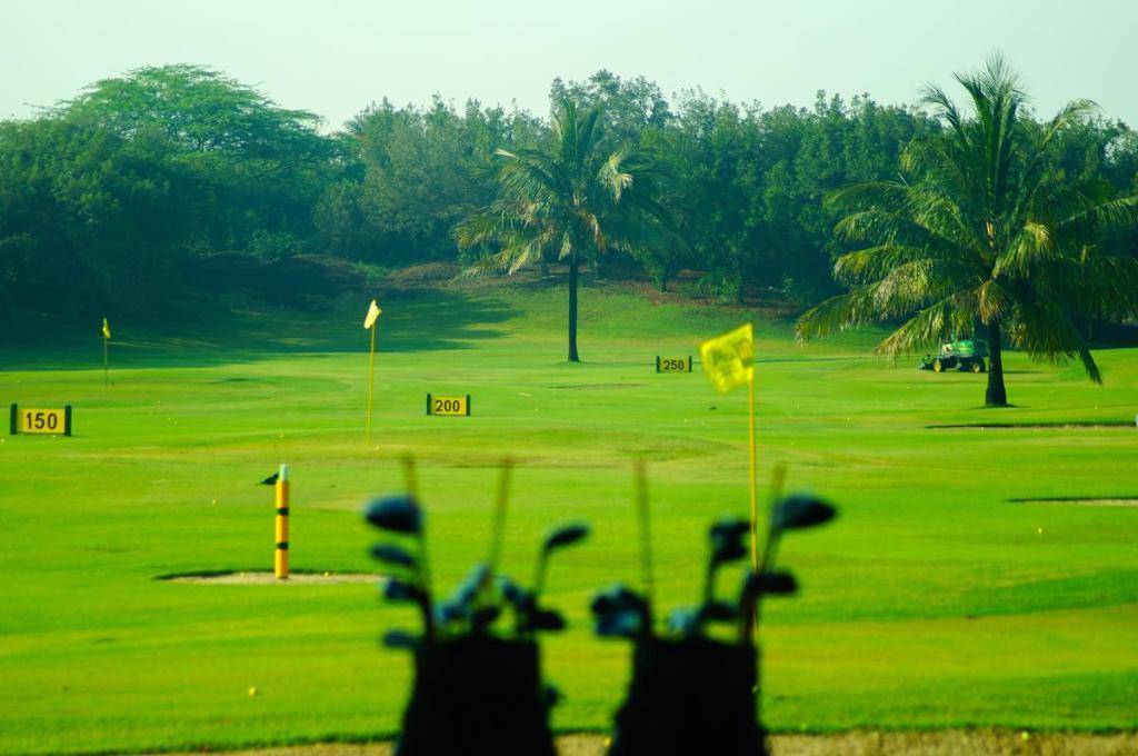 Driving Range, JA The Resort Golf Course, Dubai, United Arab Emirates