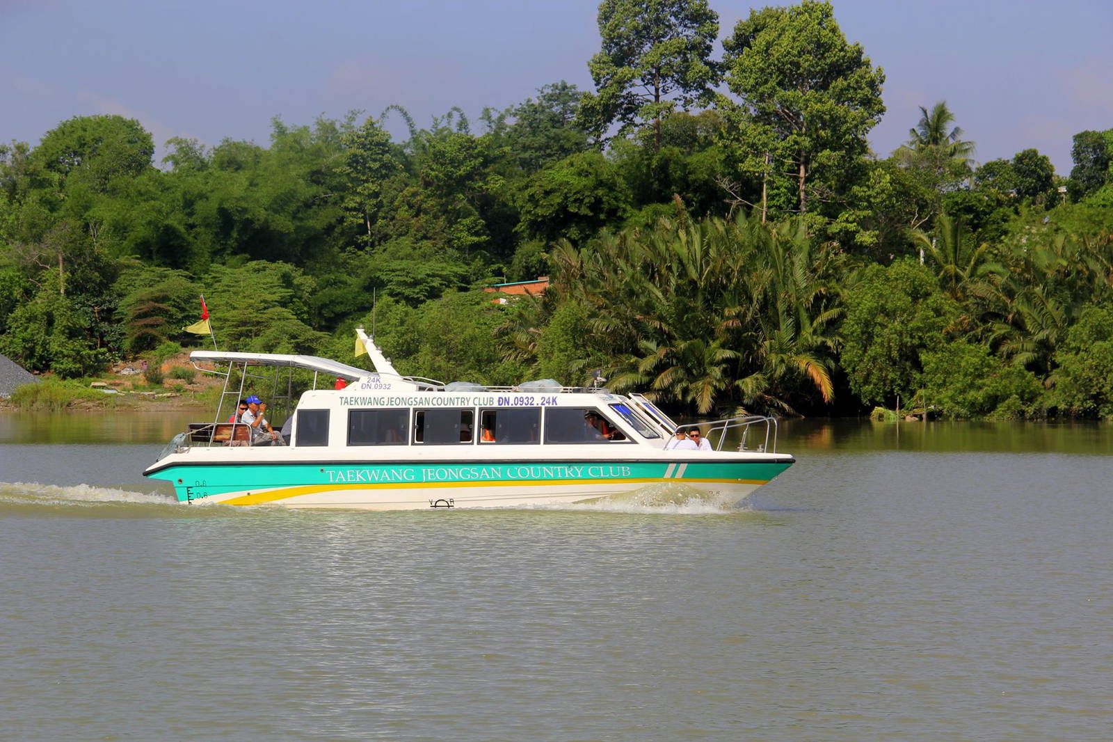 Speedboat from District 1, Taekwang Jeongsan Country Club, Ho Chi Minh, Vietnam
