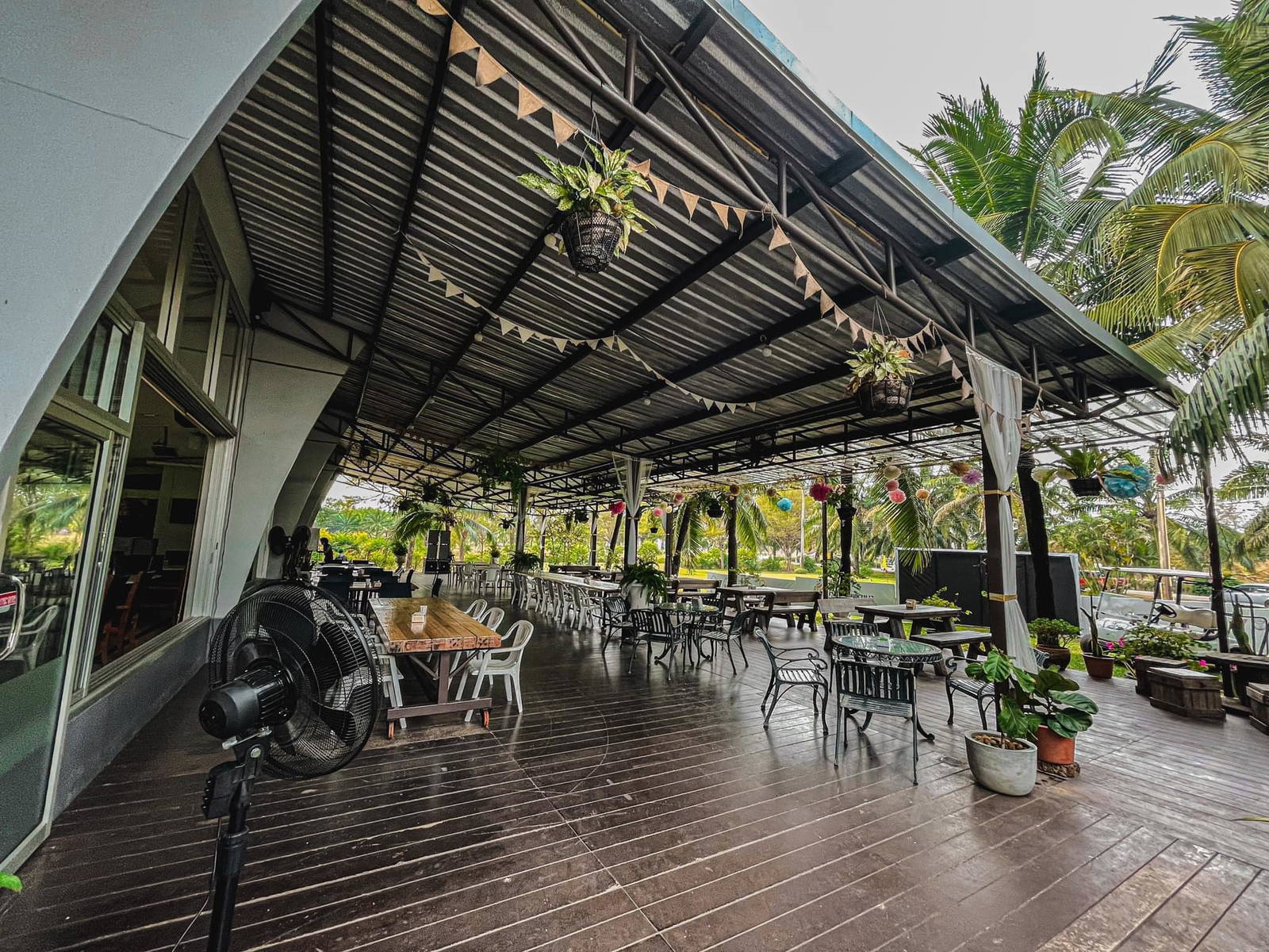 Restaurant, Kabinburi Sport Club, Bangkok, Thailand