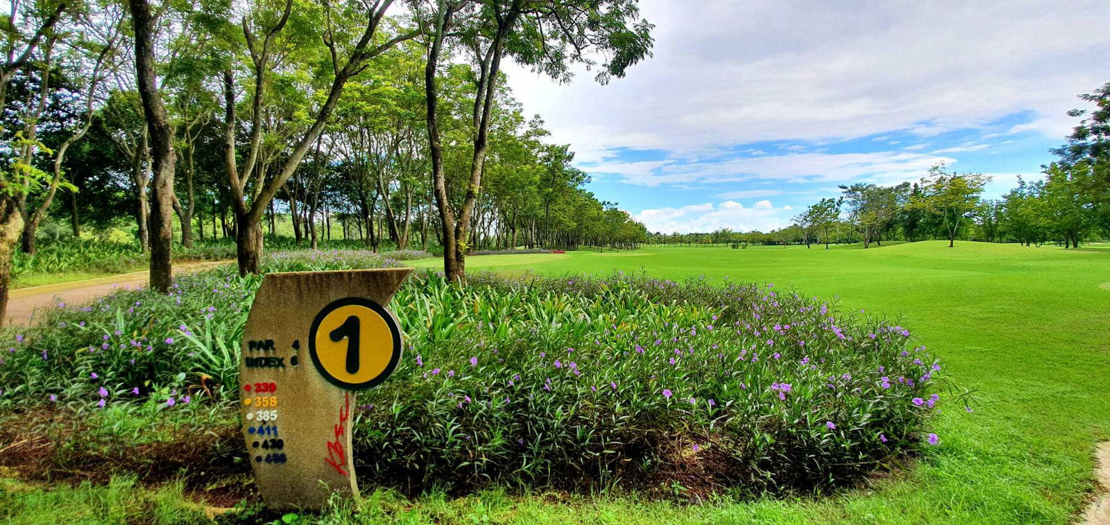 Tee Box, Kabinburi Sport Club, Bangkok, Thailand