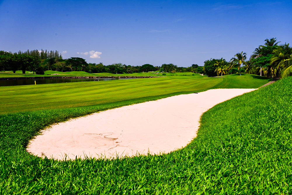 Fairway Bunker, Khao Kheow Country Club, Pattaya, Thailand