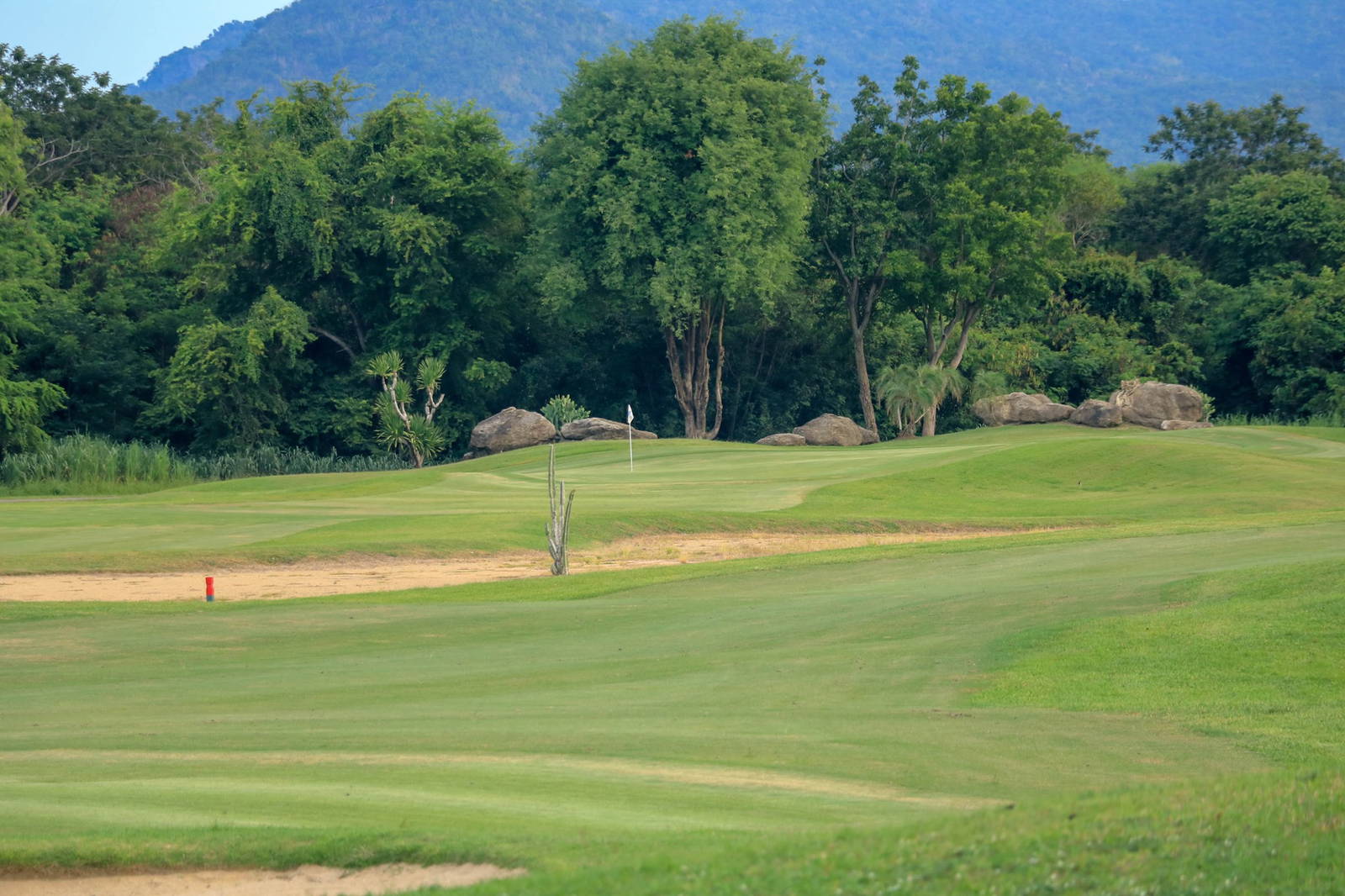 Approach, Lake View Golf Club, Hua Hin, Thailand