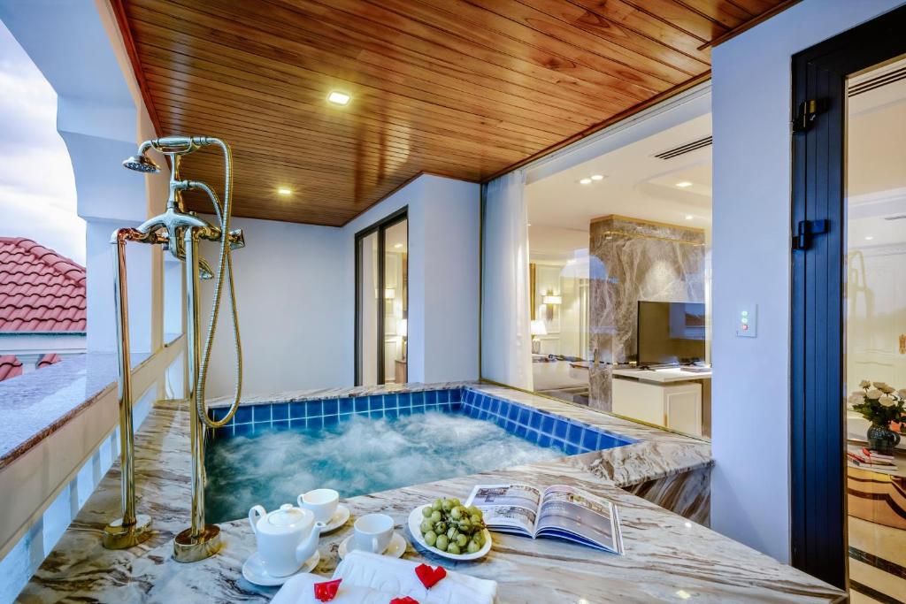 Le Pavillon Hoi An Gallery Hotel & Spa, Da Nang / Hoi An