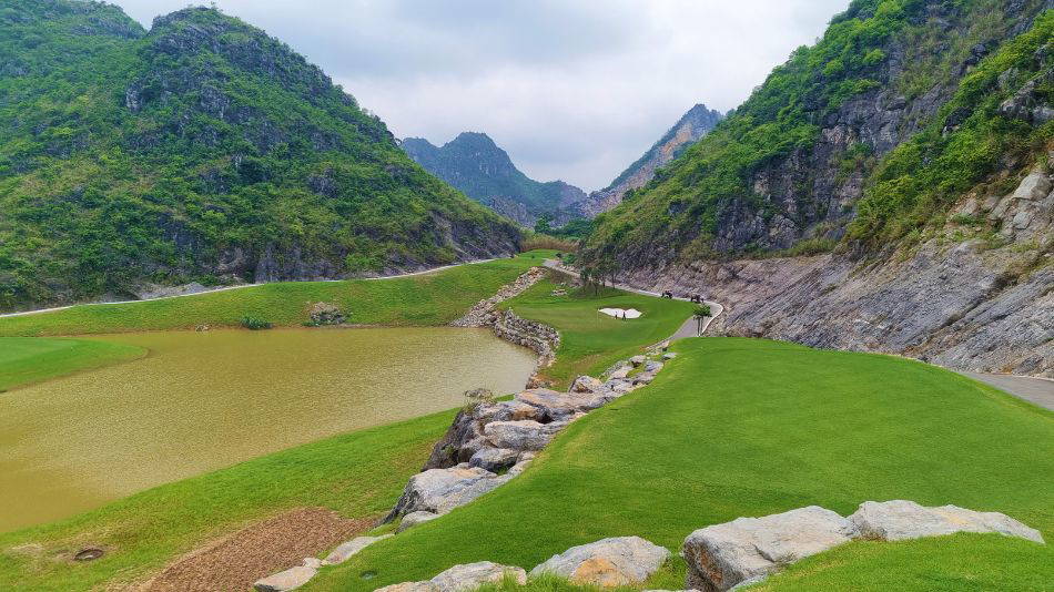 Tee Box, Legend Valley Country Club, Hanoi