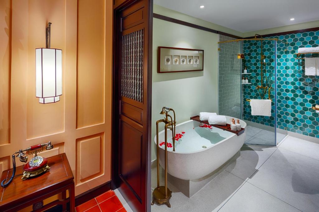 Little Riverside - A Luxury Hotel & Spa, Da Nang / Hoi An