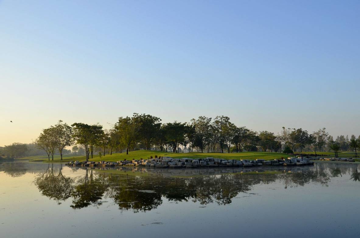 Island Green, Lotus Valley Golf Club, Bangkok, Thailand