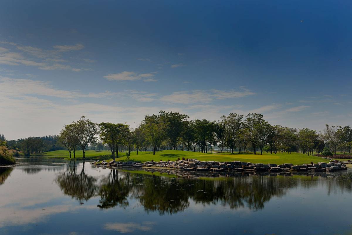 Island Green, Water Hazard, Lotus Valley Golf Club, Bangkok, Thailand
