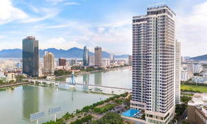 Melia Vinpearl Danang Riverfront golf course