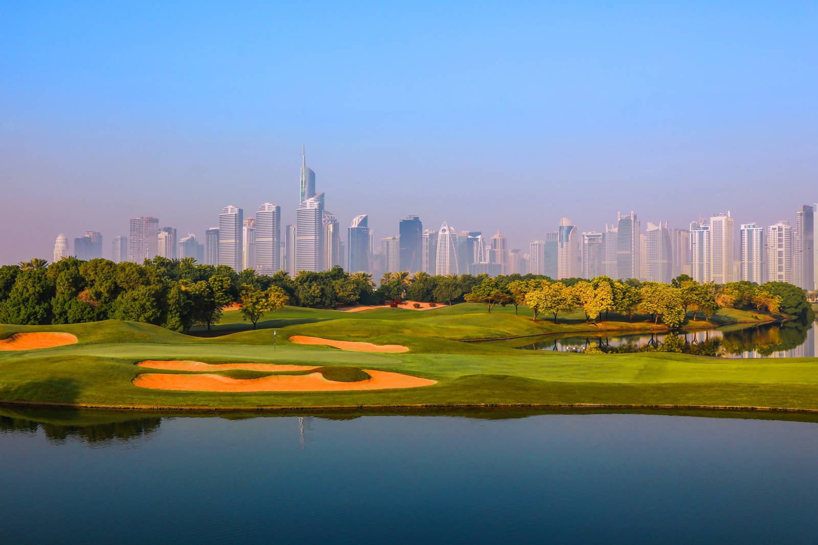 Green, Water Hazard, Montgomerie Golf Club Dubai, Dubai, United Arab Emirates
