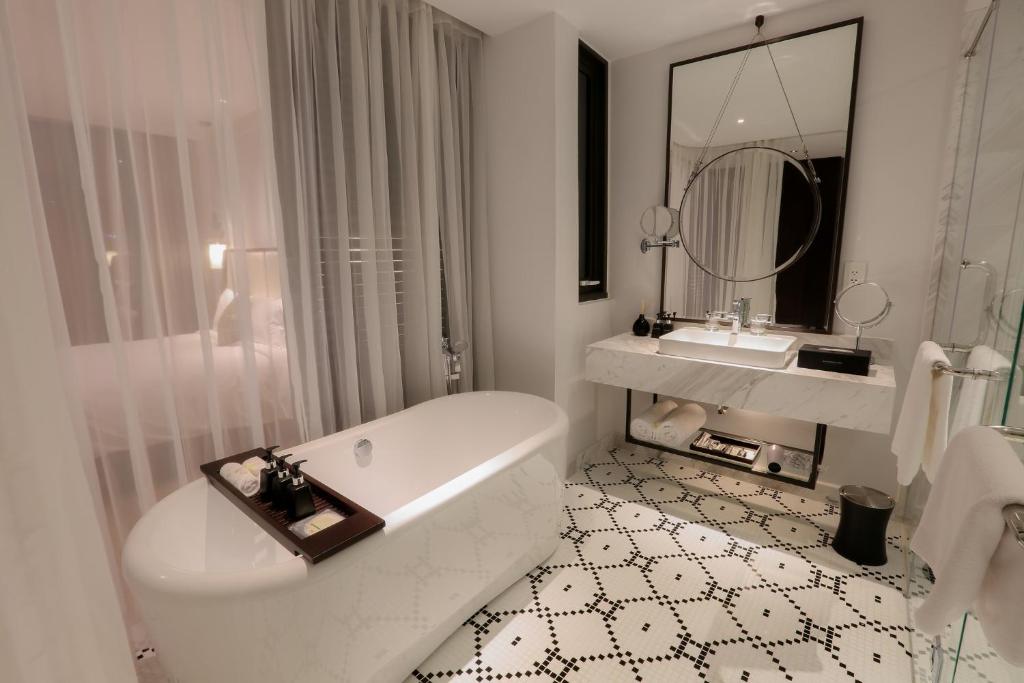 Montgomerie Links Hotel and Villas, Da Nang