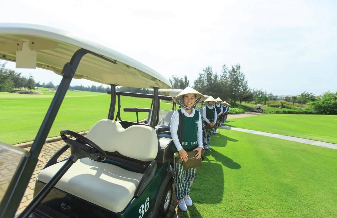 Caddie, Cart, Montgomerie Links, Da Nang, Vietnam