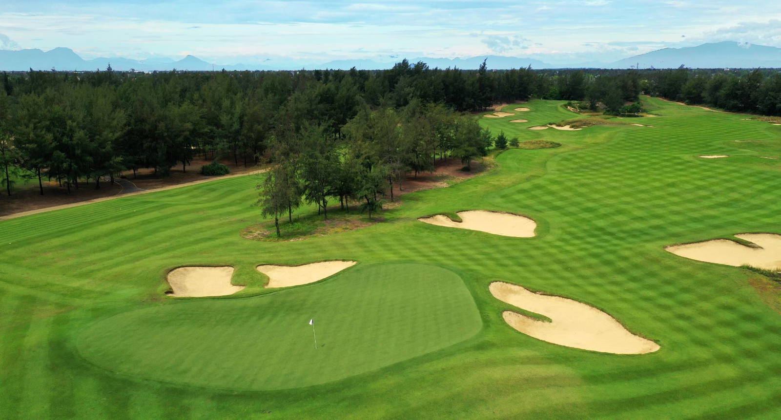 Green, Fairway, Bunkers, Montgomerie Links, Da Nang, Vietnam