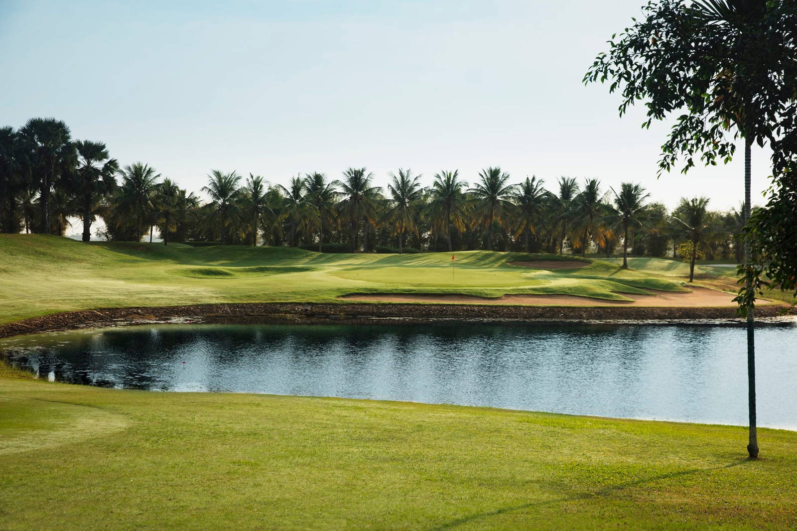 Approach, Water Hazard, Phokeethra Country Club, Siem Reap, Cambodia