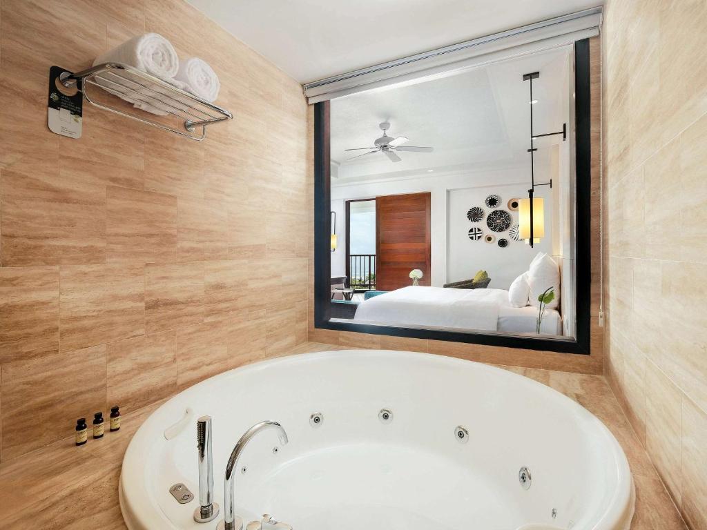 Pullman Danang Beach Resort, Da Nang / Hoi An, Vietnam