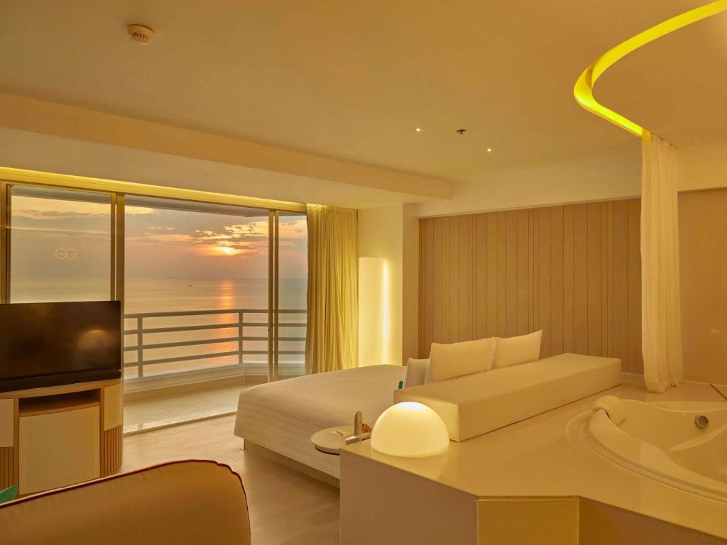 Pullman Pattaya Hotel G, Pattaya, Thailand
