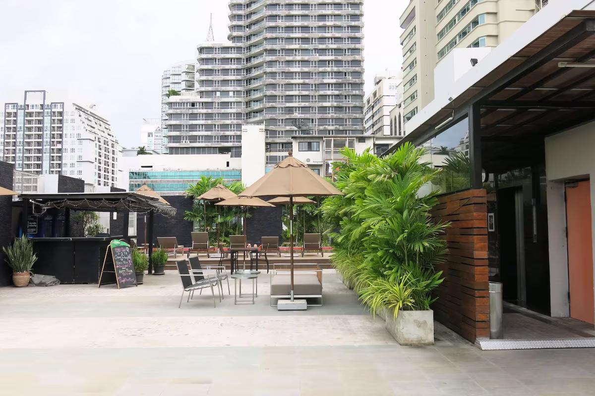 Radisson Suites Bangkok Sukhumvit, Bangkok, Thailand