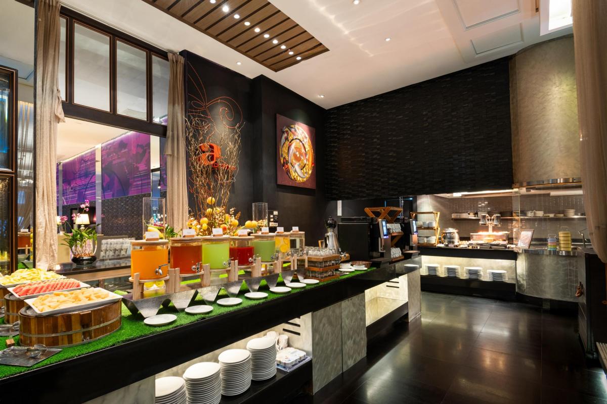 Radisson Suites Bangkok Sukhumvit, Bangkok, Thailand