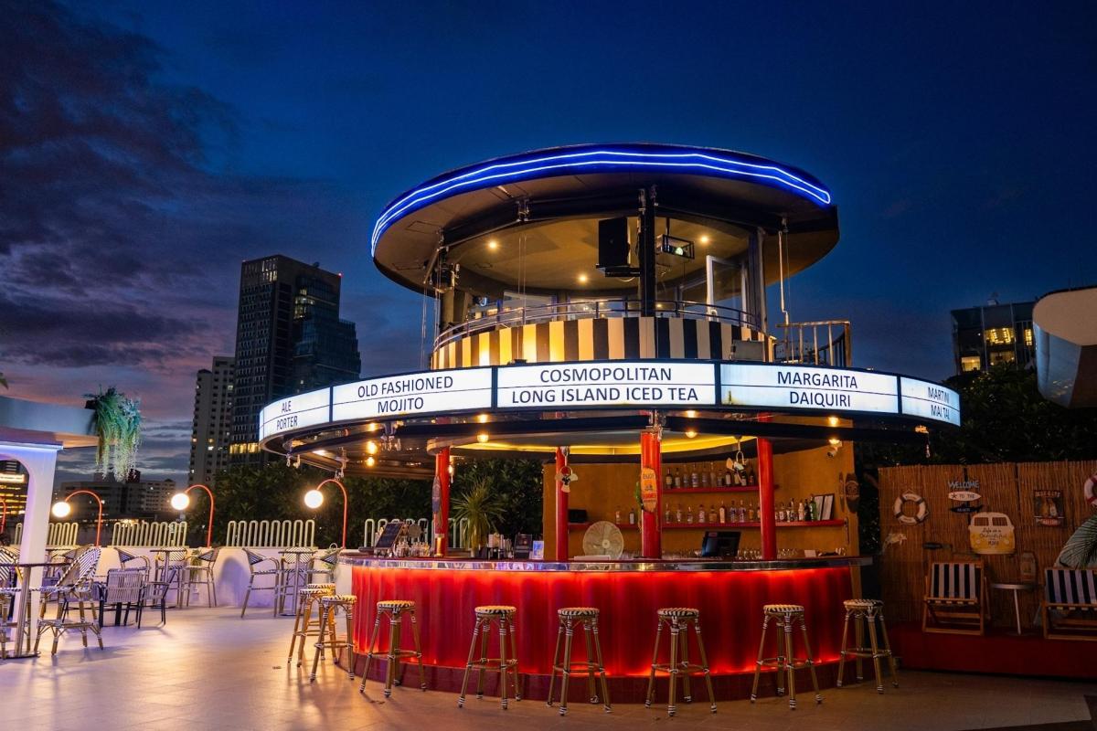 Radisson Suites Bangkok Sukhumvit, Bangkok, Thailand