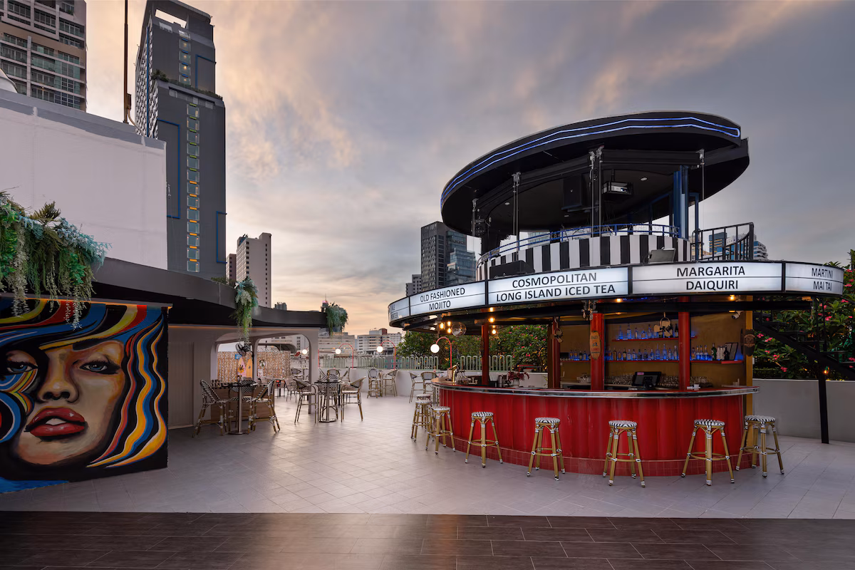 Radisson Suites Bangkok Sukhumvit, Bangkok, Thailand