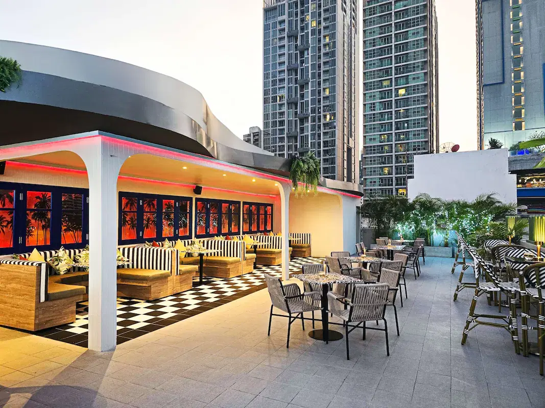 Radisson Suites Bangkok Sukhumvit, Bangkok, Thailand