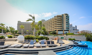 Royal Cliff Beach Hotel golf package