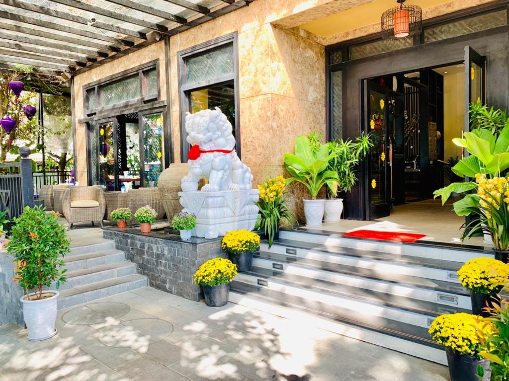 Royal Riverside Hoi An Hotel & Spa, Da Nang / Hoi An