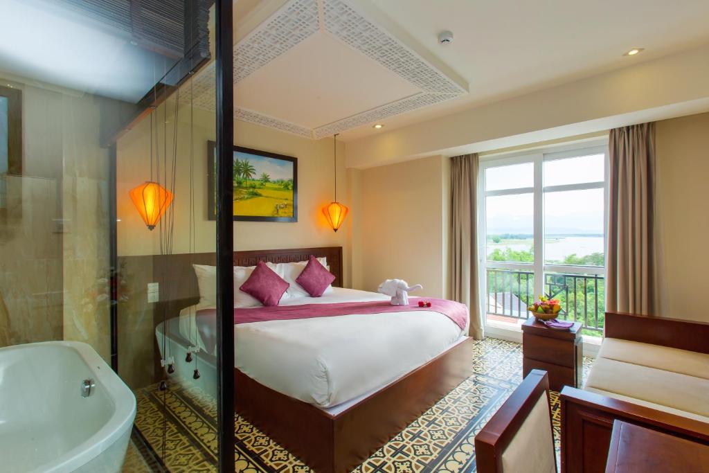 Royal Riverside Hoi An Hotel & Spa, Da Nang / Hoi An